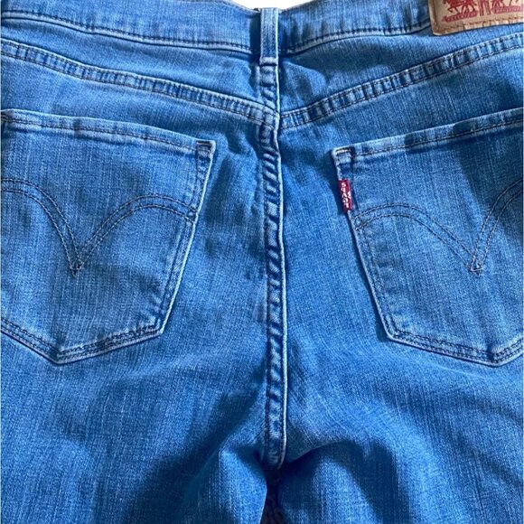 Levi's Womens Medium Wash Denim Jeans-Blue-Size 8-GUC - Picture 7 of 7